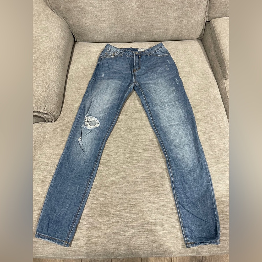 NEW: Women’s High Rise Skinny Blue Distressed Jeans